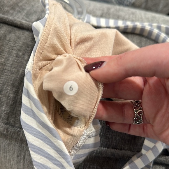 Lululemon Energy Sports Bra - Picture 11 of 11